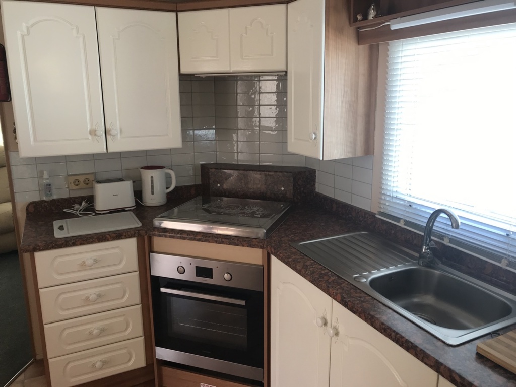 LP 71 Willerby Salisbury mobile home image 7